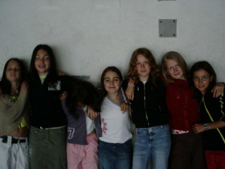 ey les fille on vou adour